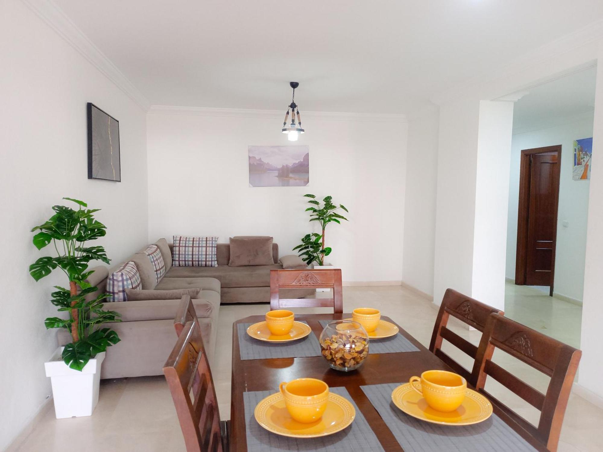 Amazing Appartement " Avec Climatisation " Au Centre Ville En Face Hilton & Gare Train De Tgv De Tanger 2N Exteriör bild