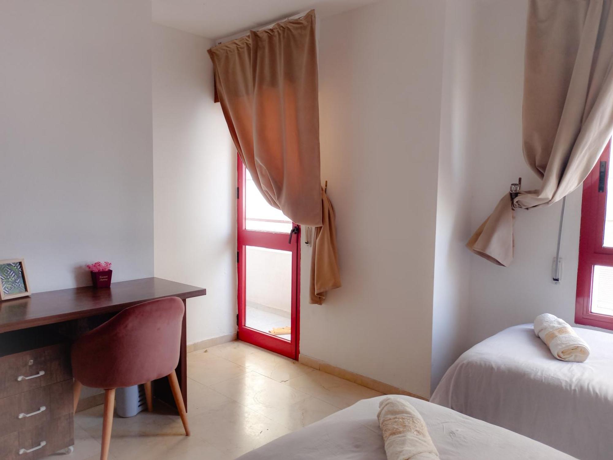 Amazing Appartement " Avec Climatisation " Au Centre Ville En Face Hilton & Gare Train De Tgv De Tanger 2N Exteriör bild